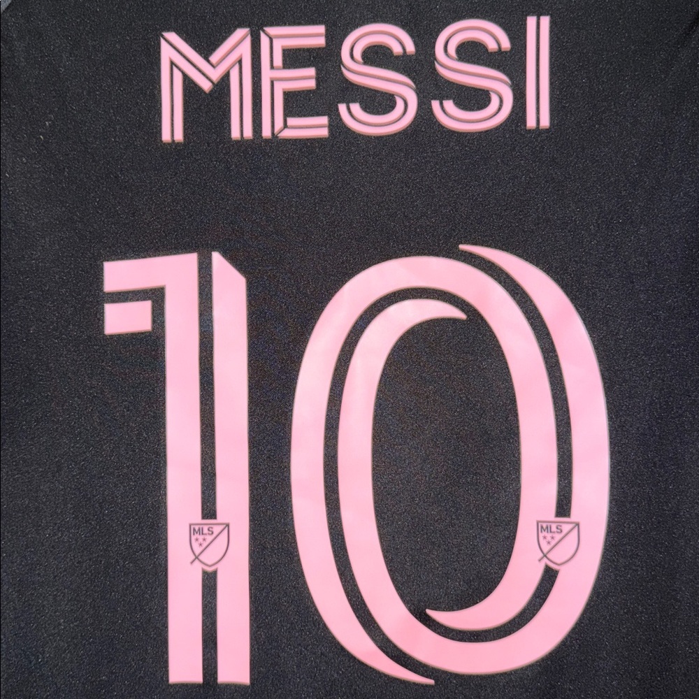 Adidas Messi Black and Pink Men's Jersey RETAILS $180!!! Size small - Picture 4 of 10